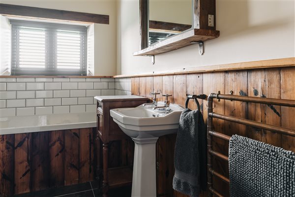 main bathroom bath shower